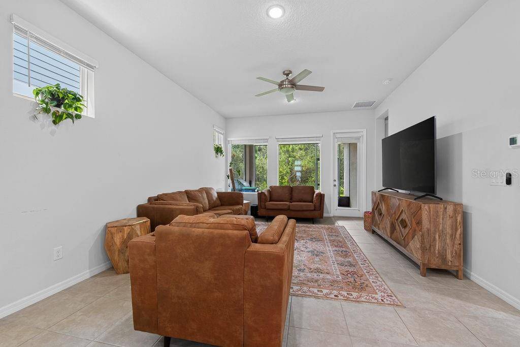 28583 COZY CREEK DR, Wesley Chapel, FL 33543