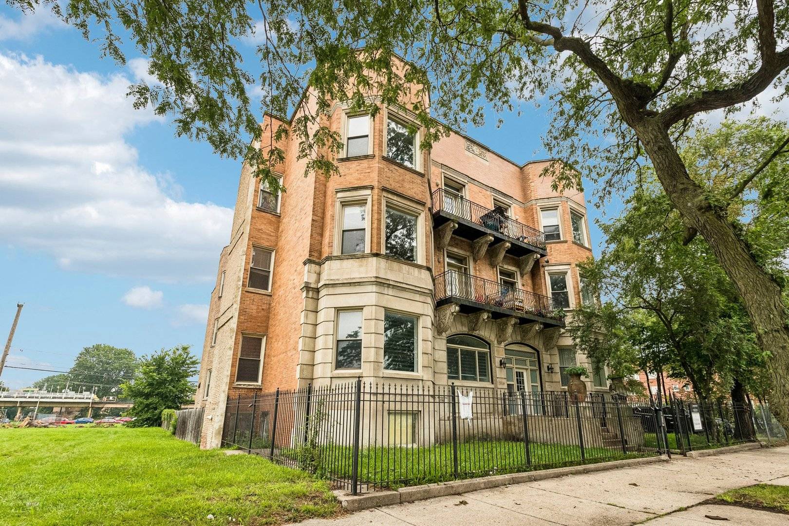 5016 S King DR #3W, Chicago, IL 60615