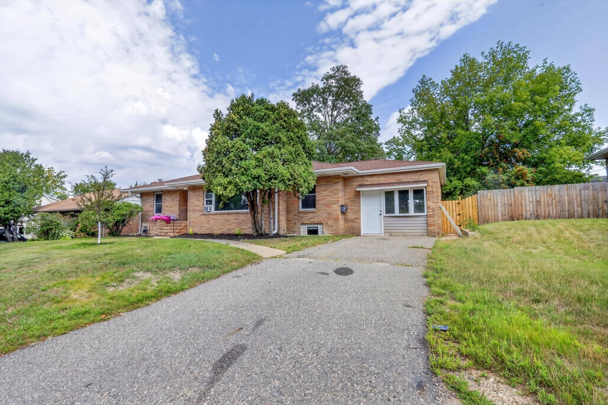 212 S Pokegama AVE, Grand Rapids, MN 55744