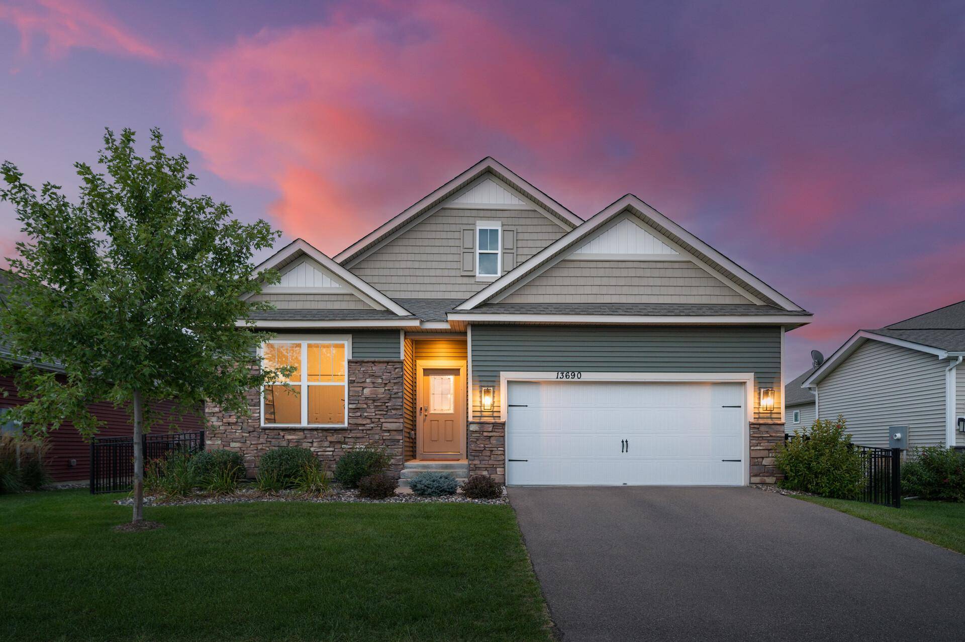 13690 Applewood TRL, Rosemount, MN 55068
