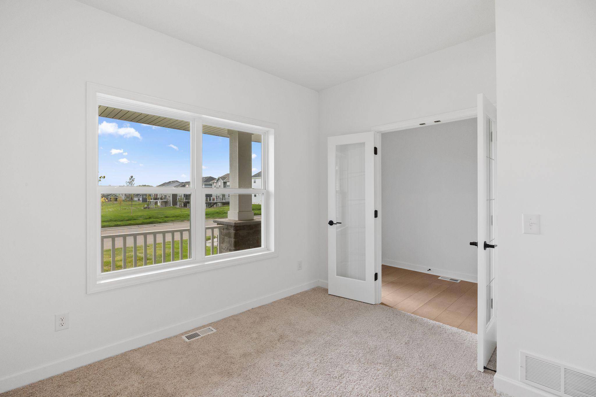 7540 Lower 42nd ST N, Oakdale, MN 55128