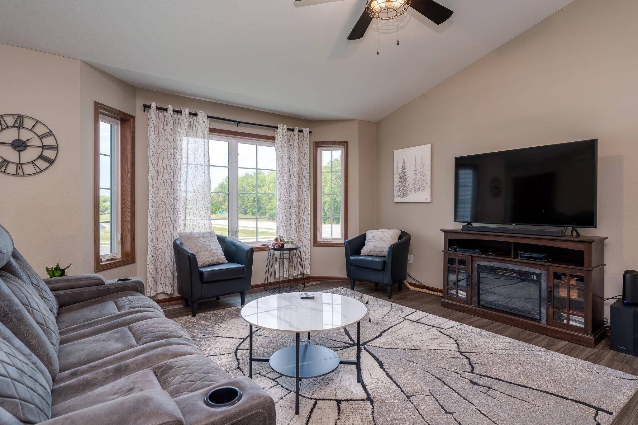 101 Skylark DR, Mankato, MN 56001