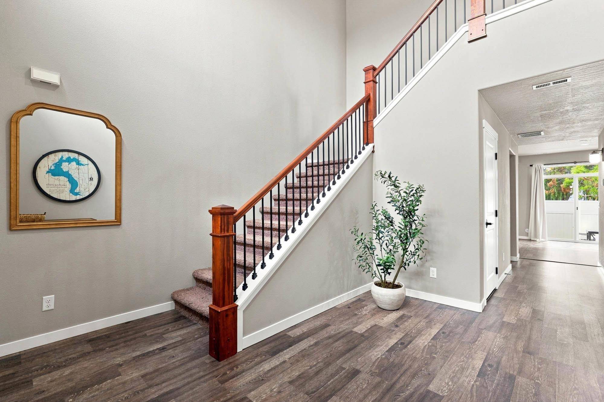 2823 W Sunset View Ln, Spokane, WA 99208