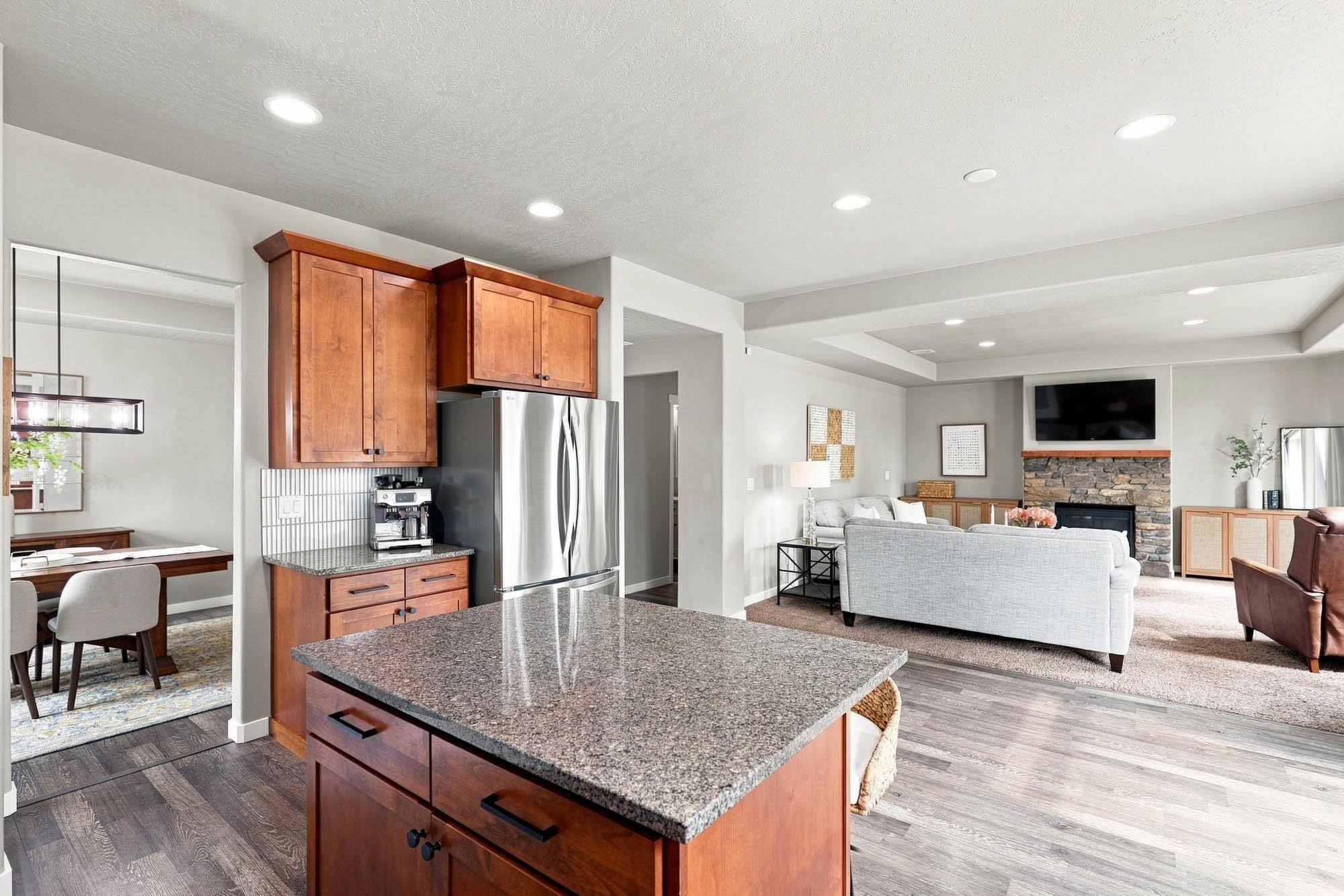 2823 W Sunset View Ln, Spokane, WA 99208