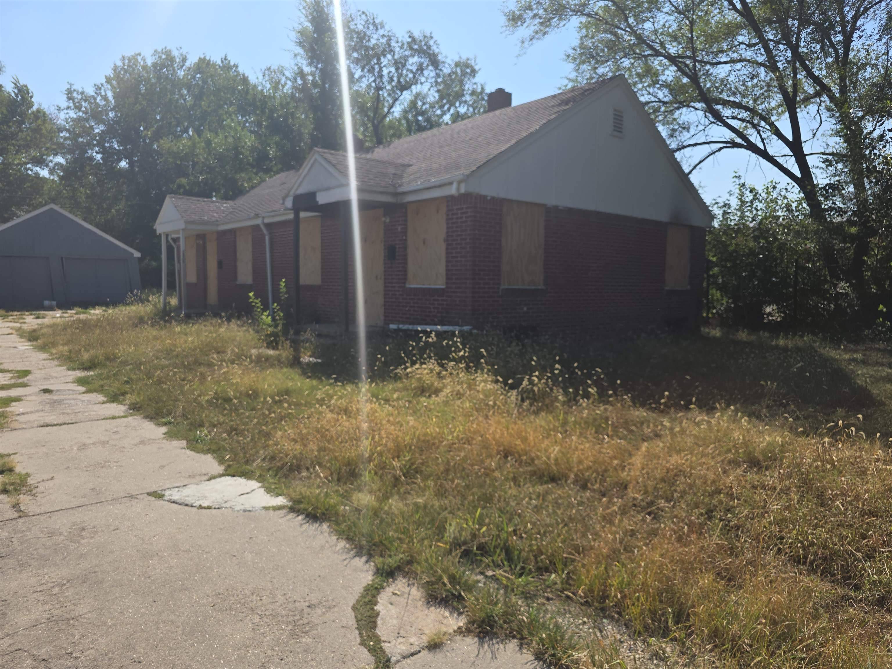 1028 N Estelle Ave, Wichita, KS 67214