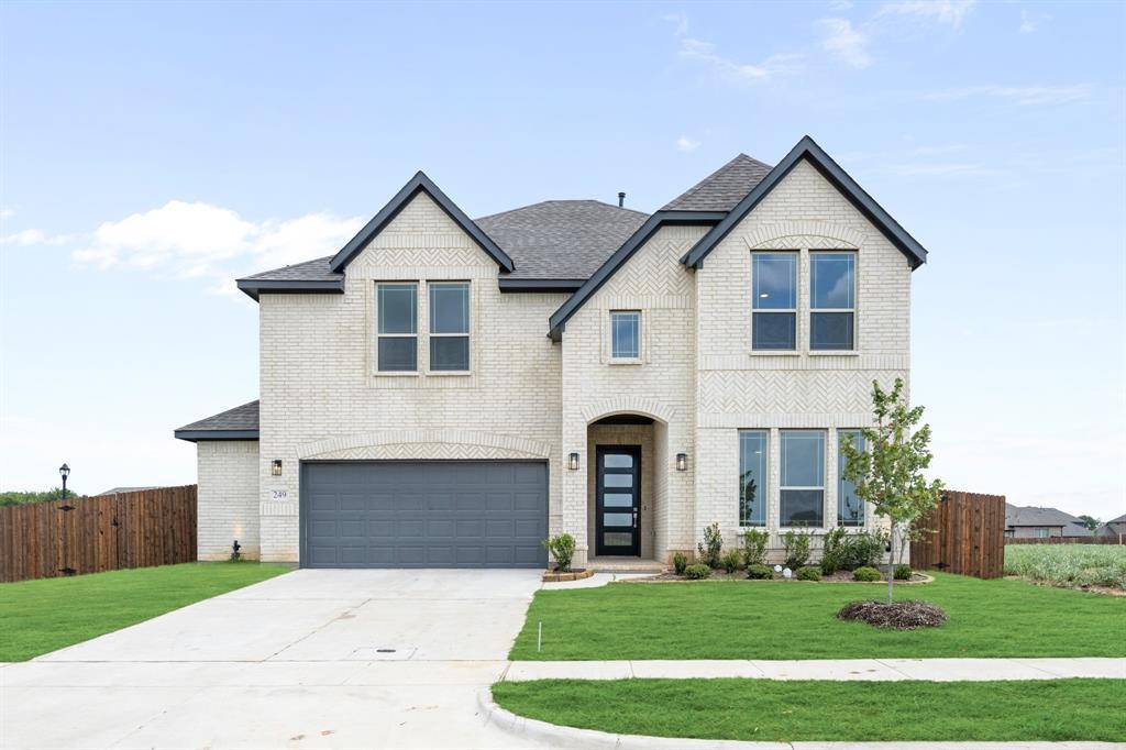 249 Fireberry Drive, Glenn Heights, TX 75154