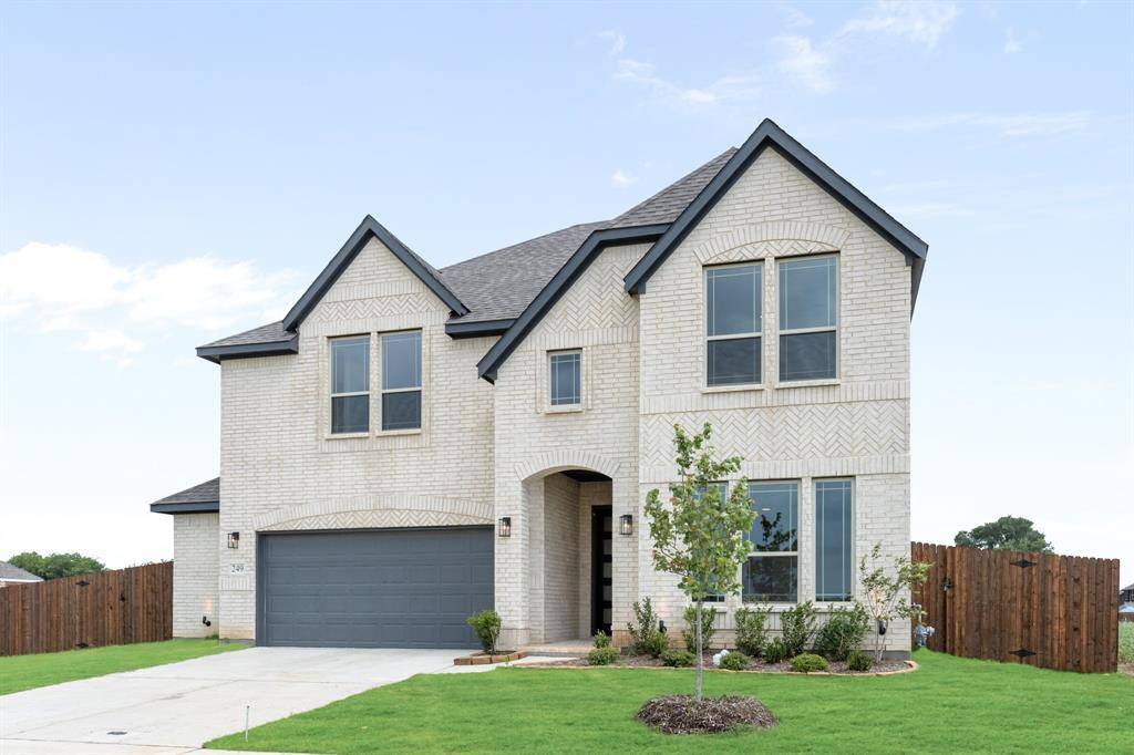 249 Fireberry Drive, Glenn Heights, TX 75154