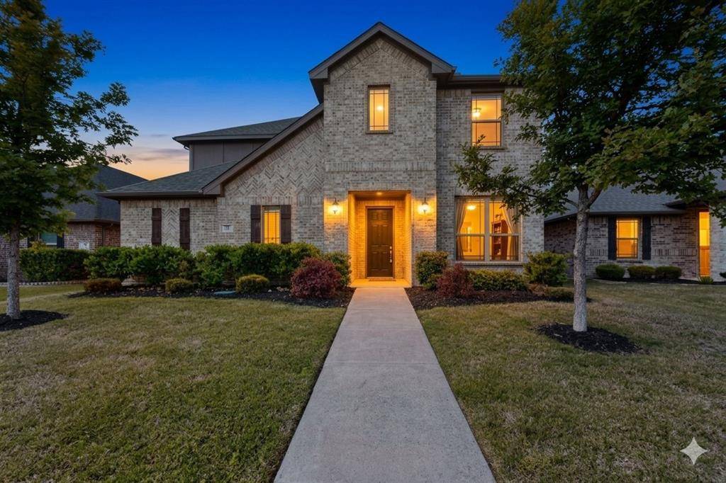 73 River Oaks Boulevard, Waxahachie, TX 75165