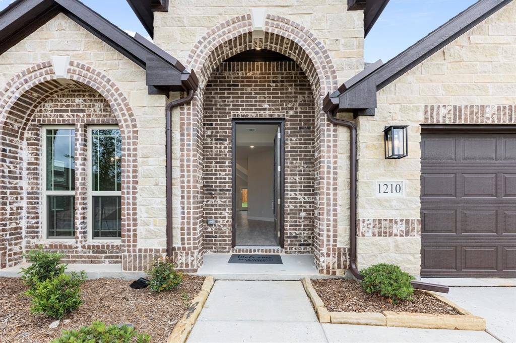 1210 Anderson Drive, Trenton, TX 75490