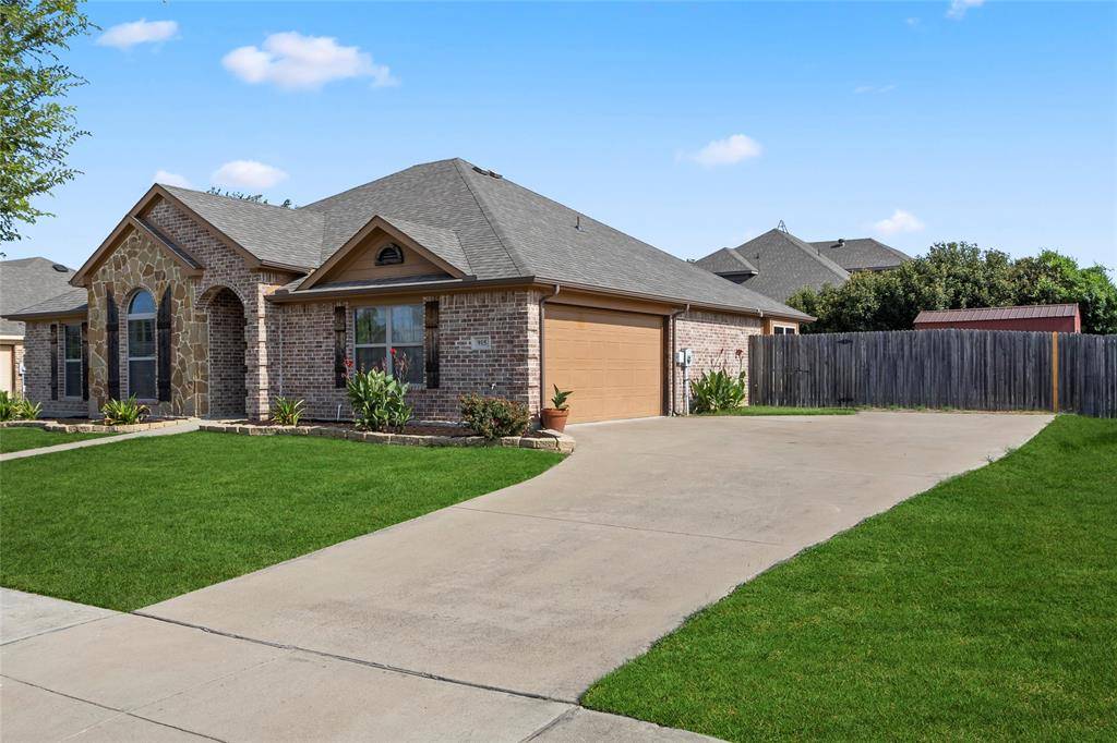 915 Sage Meadow Drive, Glenn Heights, TX 75154