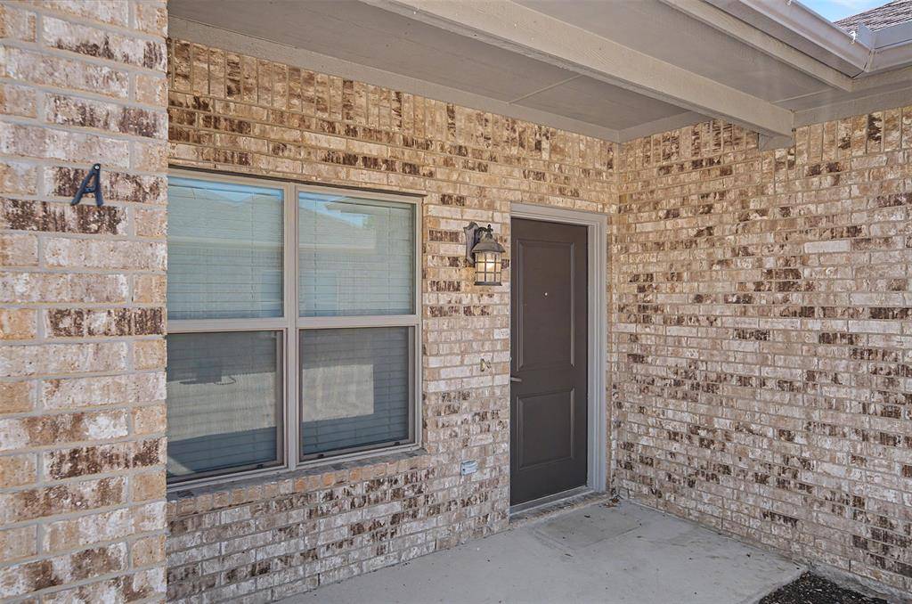 213 Stewart Bend Court #A, Azle, TX 76020