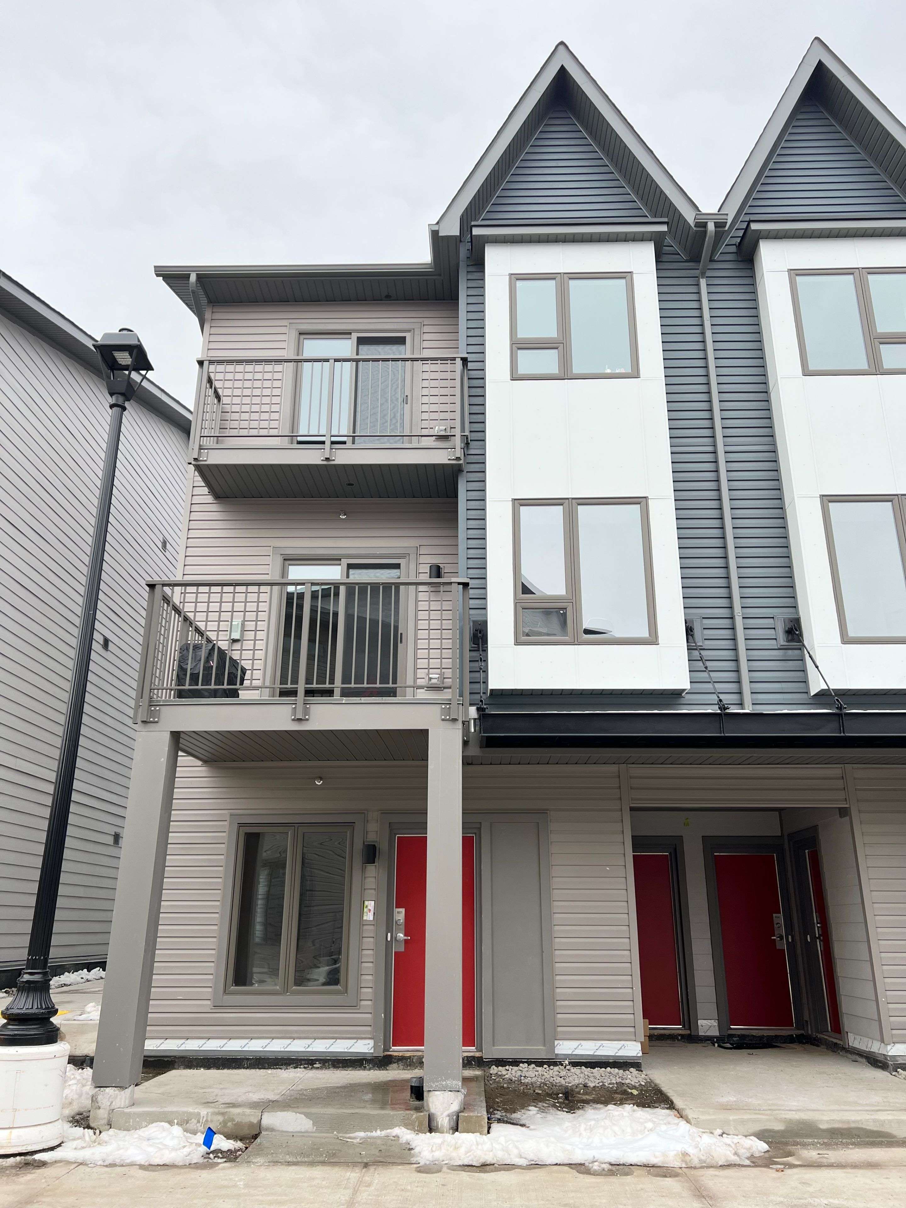 2635 William Jackson DR #601, Pickering, ON L1X 0L2
