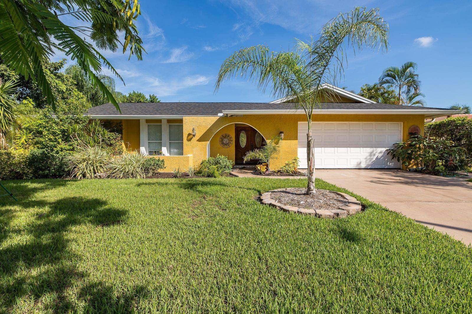 11555 PINE ST, Seminole, FL 33772