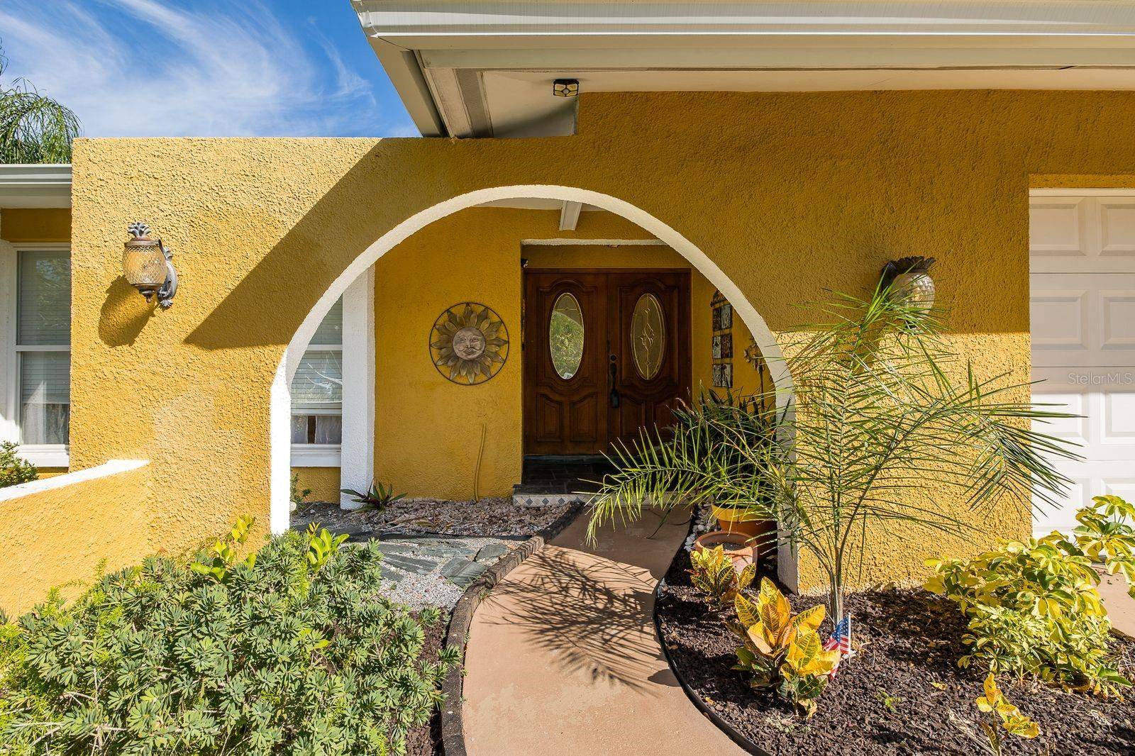 11555 PINE ST, Seminole, FL 33772