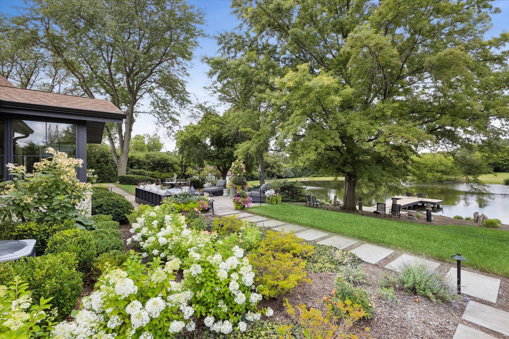 10S370 Madison ST, Burr Ridge, IL 60527