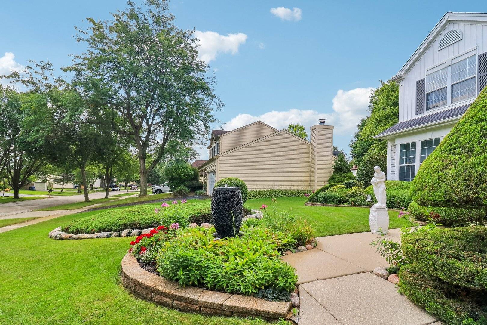 1360 Yosemite Pkwy, Algonquin, IL 60102