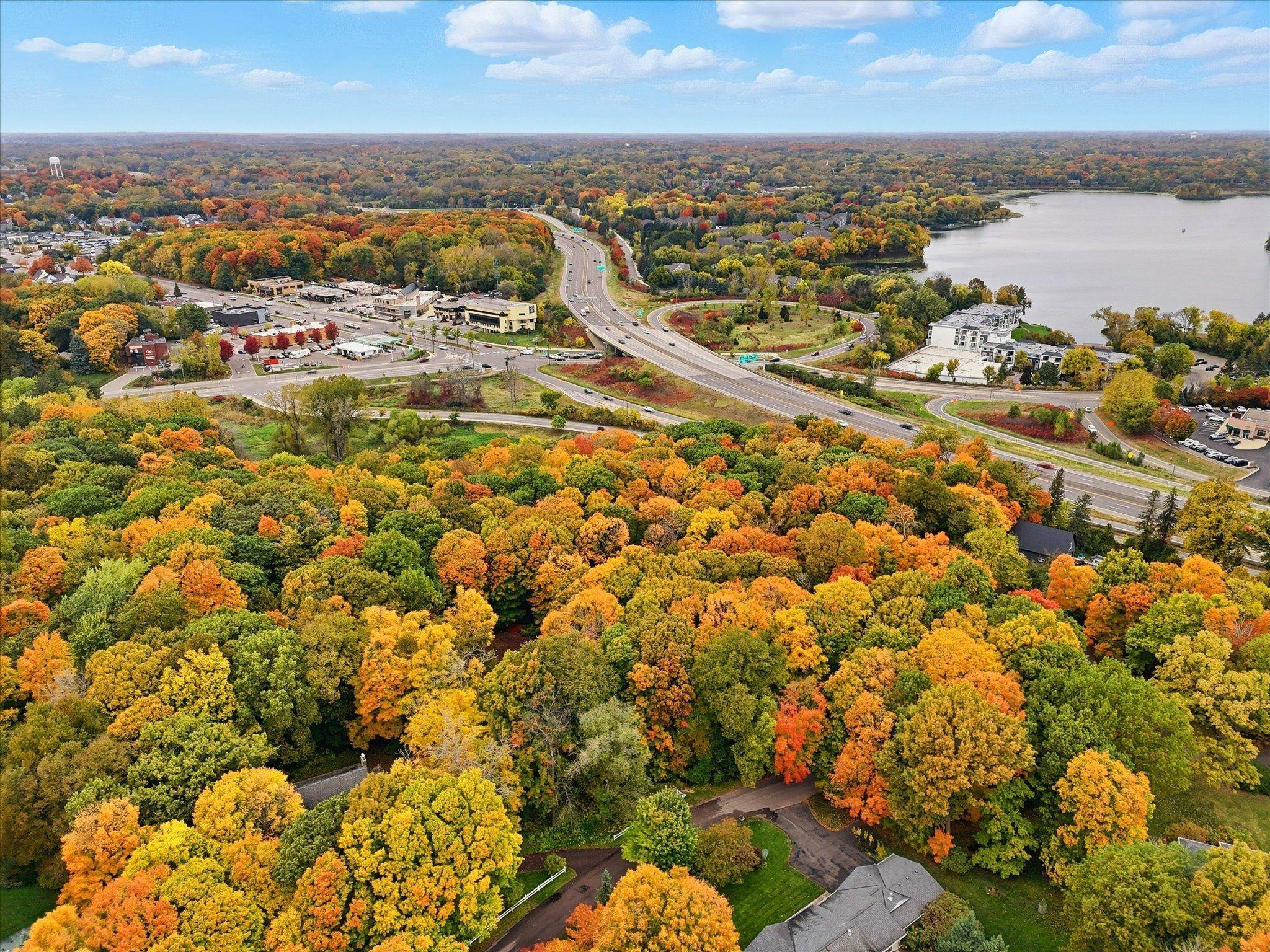 1426 Holdridge CIR, Wayzata, MN 55391