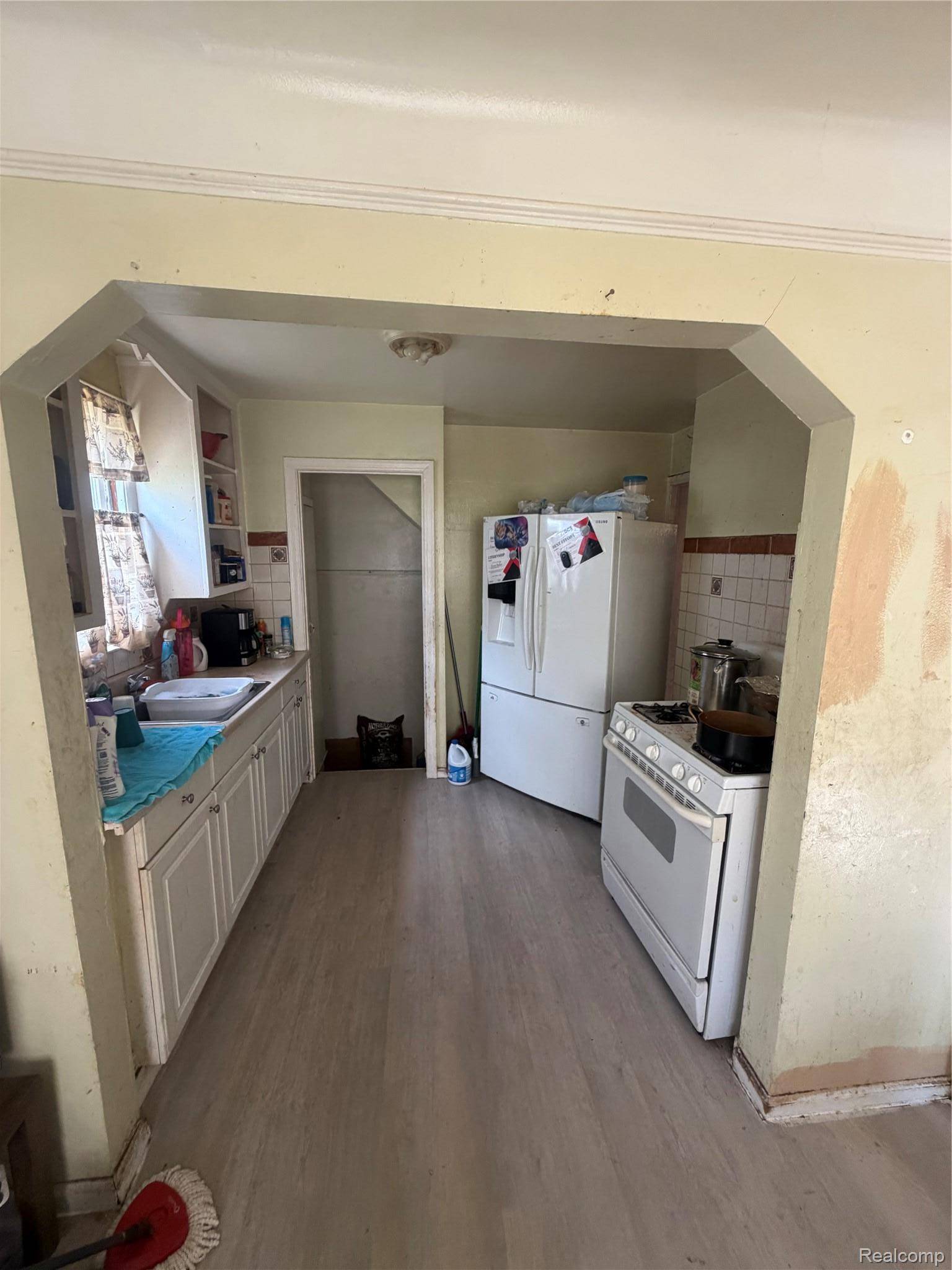 8872 Trinity ST, Detroit, MI 48228