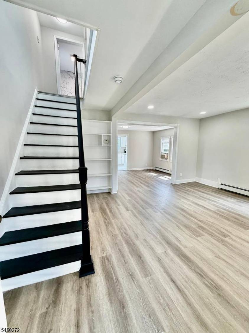 99 Madison St, Newton Town, NJ 07860
