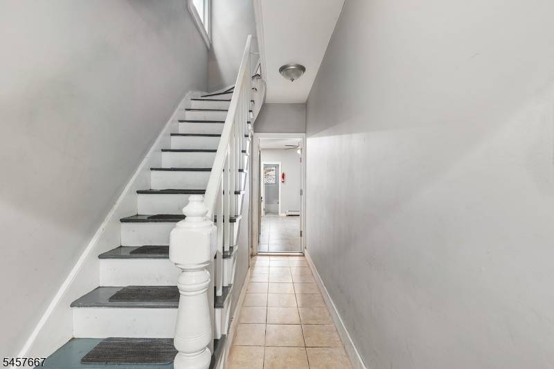 13 Meadow St, Bayonne City, NJ 07002