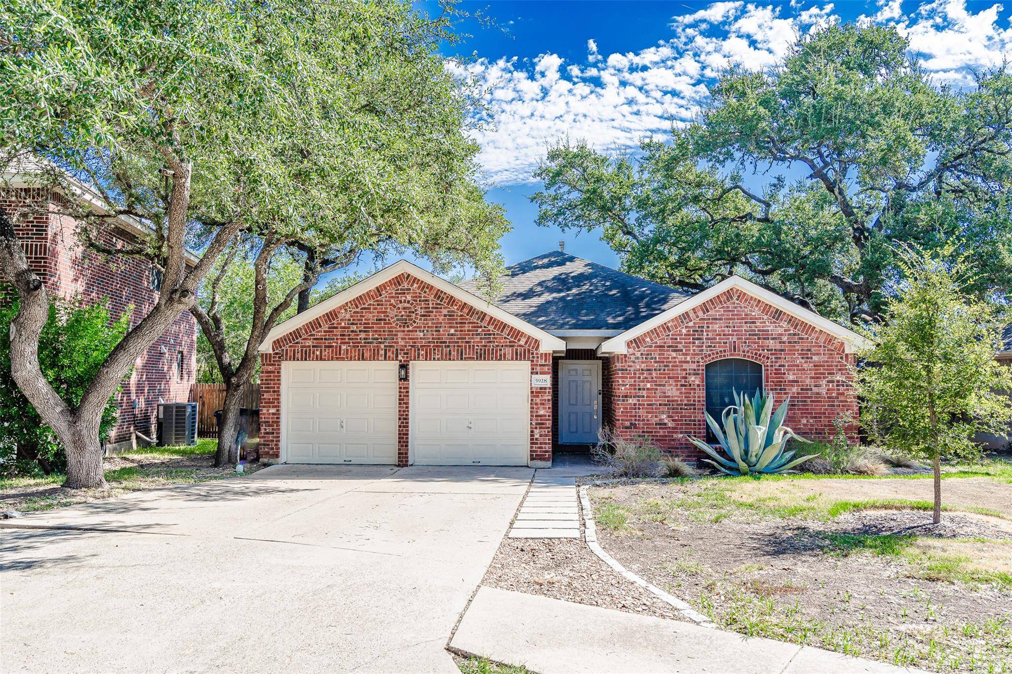 5928 Lomita Verde CIR, Austin, TX 78749
