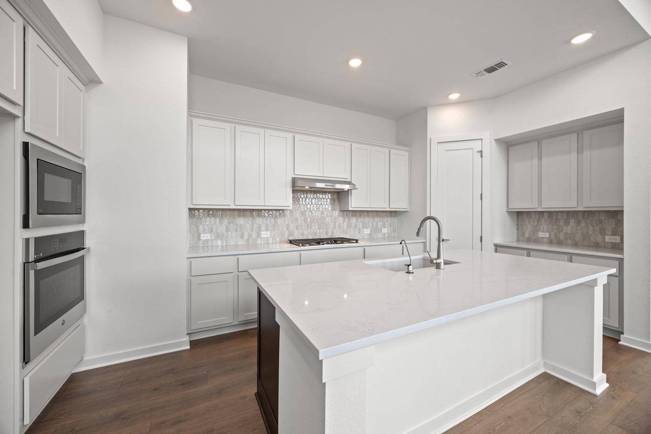 520 High Summit DR, Georgetown, TX 78628