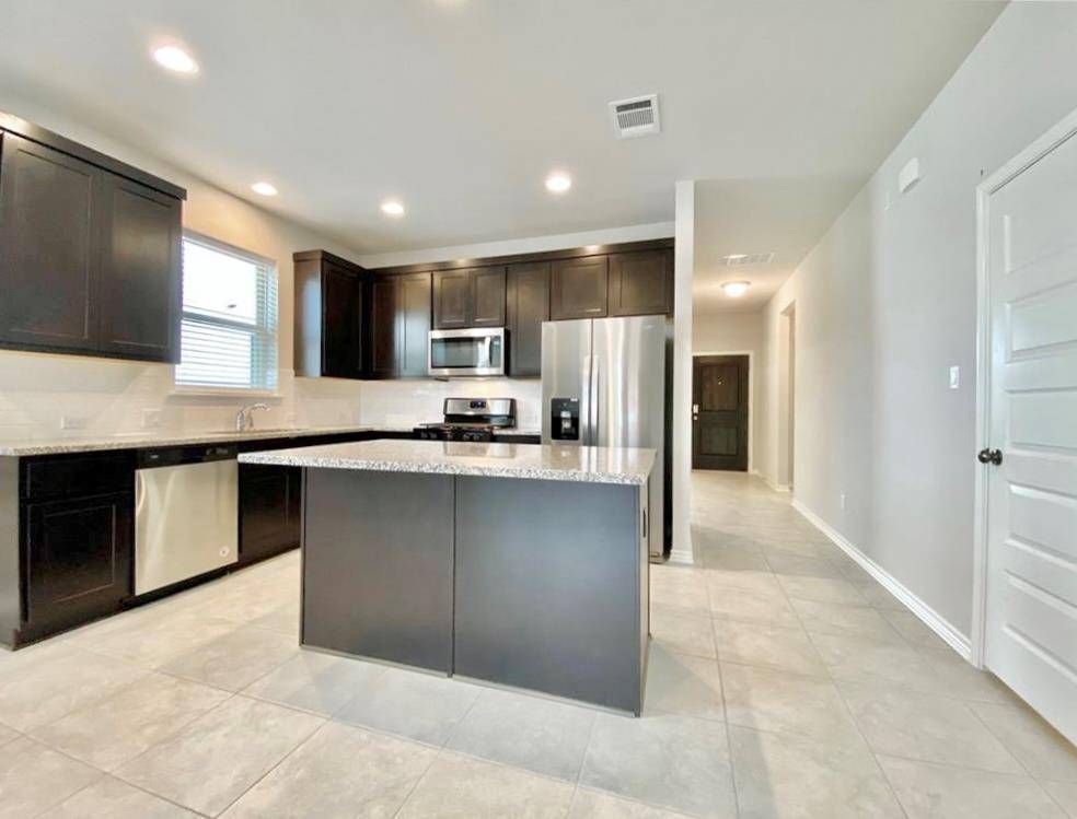 2148 Pecan Island DR, Leander, TX 78641