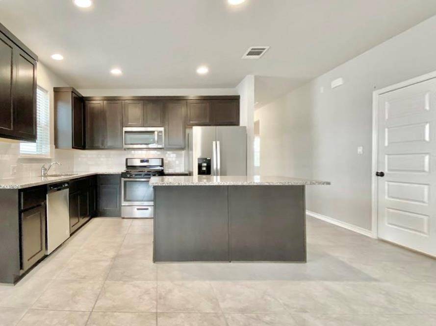 2148 Pecan Island DR, Leander, TX 78641