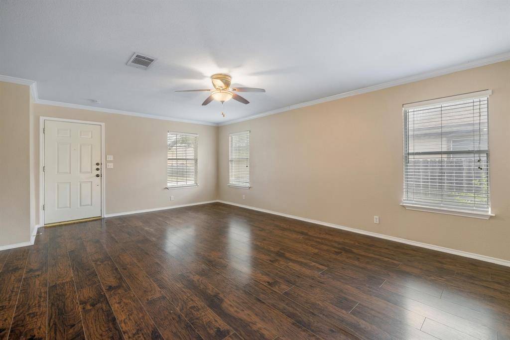 104 Brentwood DR, Leander, TX 78641