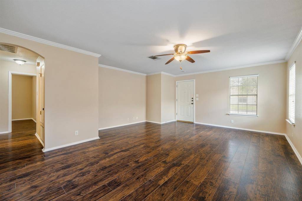 104 Brentwood DR, Leander, TX 78641