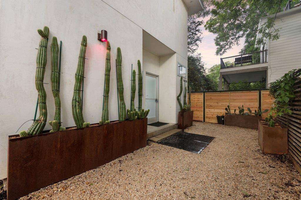 2008 Riverview ST #B, Austin, TX 78702