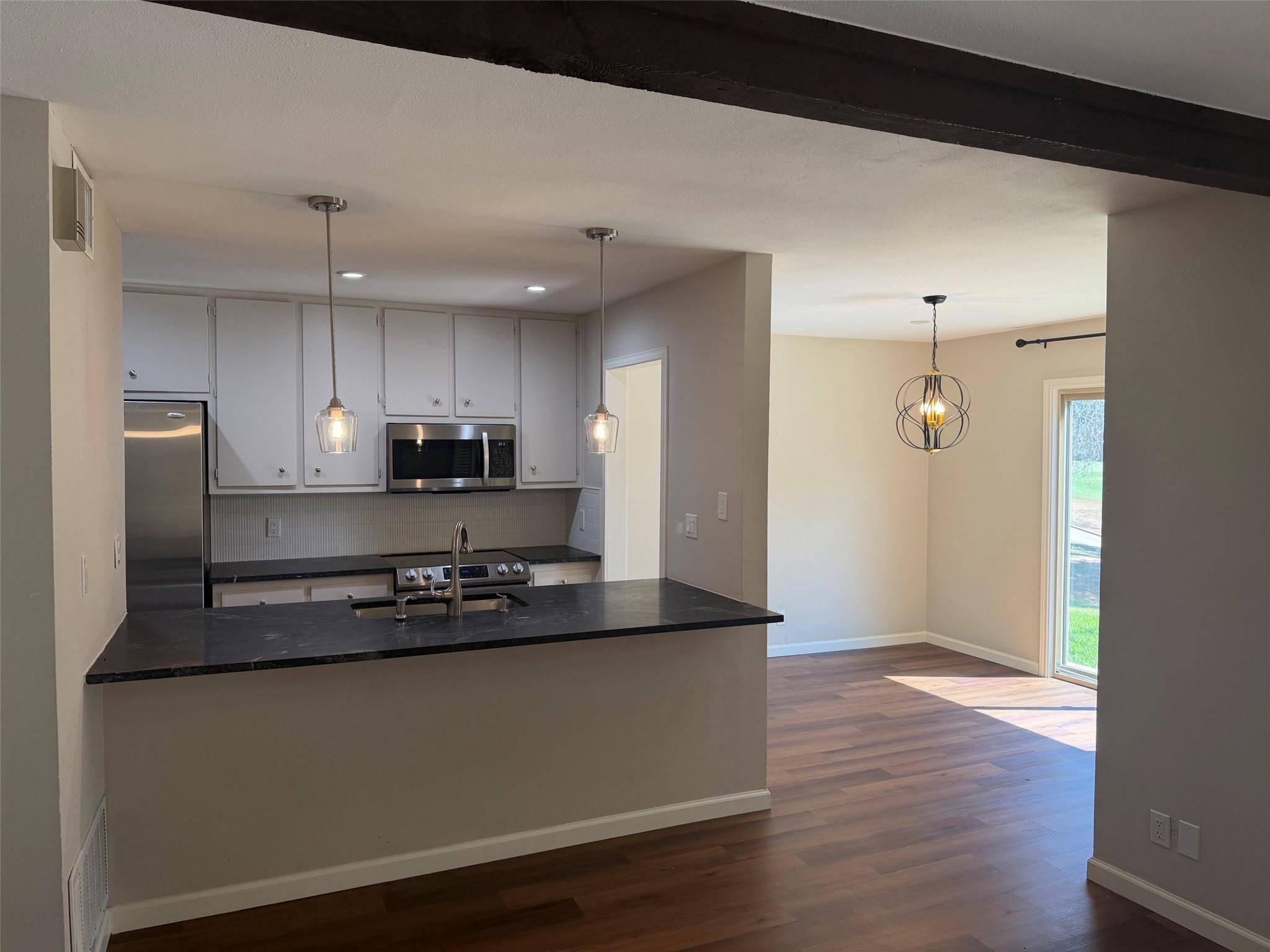 224 Lido ST #J3, Lakeway, TX 78734