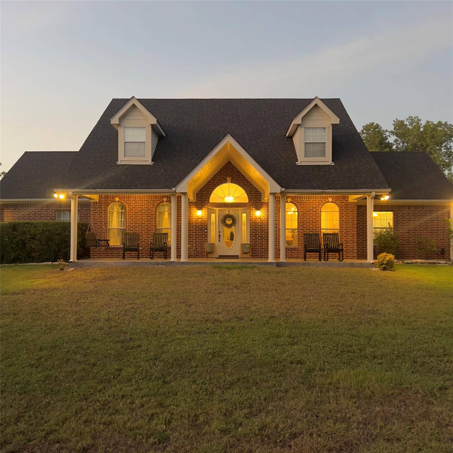 310 E 10th ST, Elgin, TX 78621