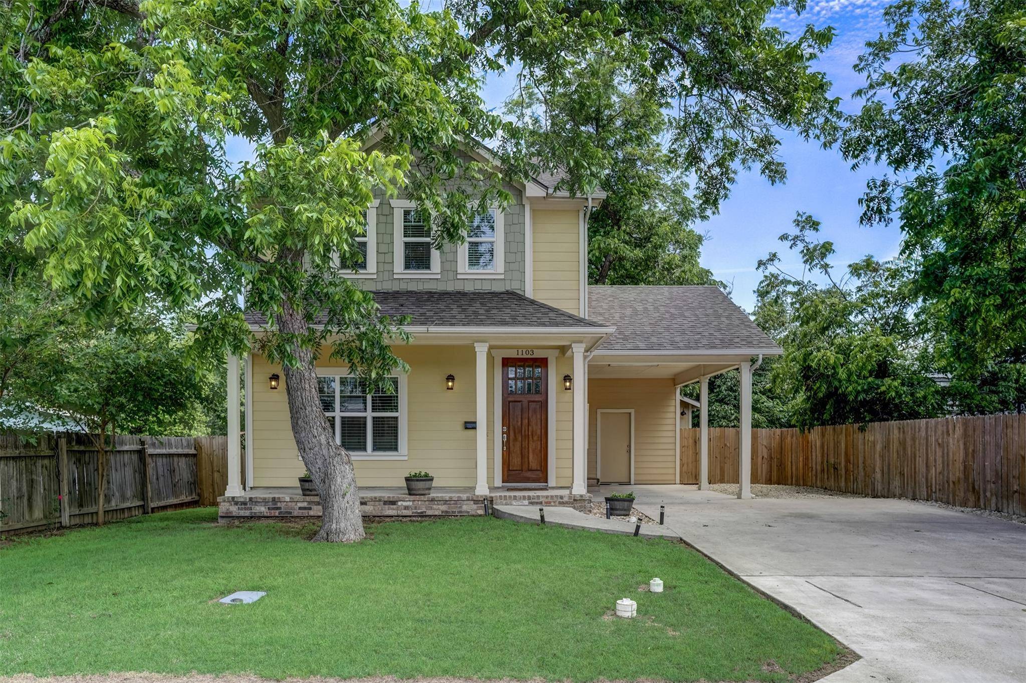 1103 Farm ST, Bastrop, TX 78602