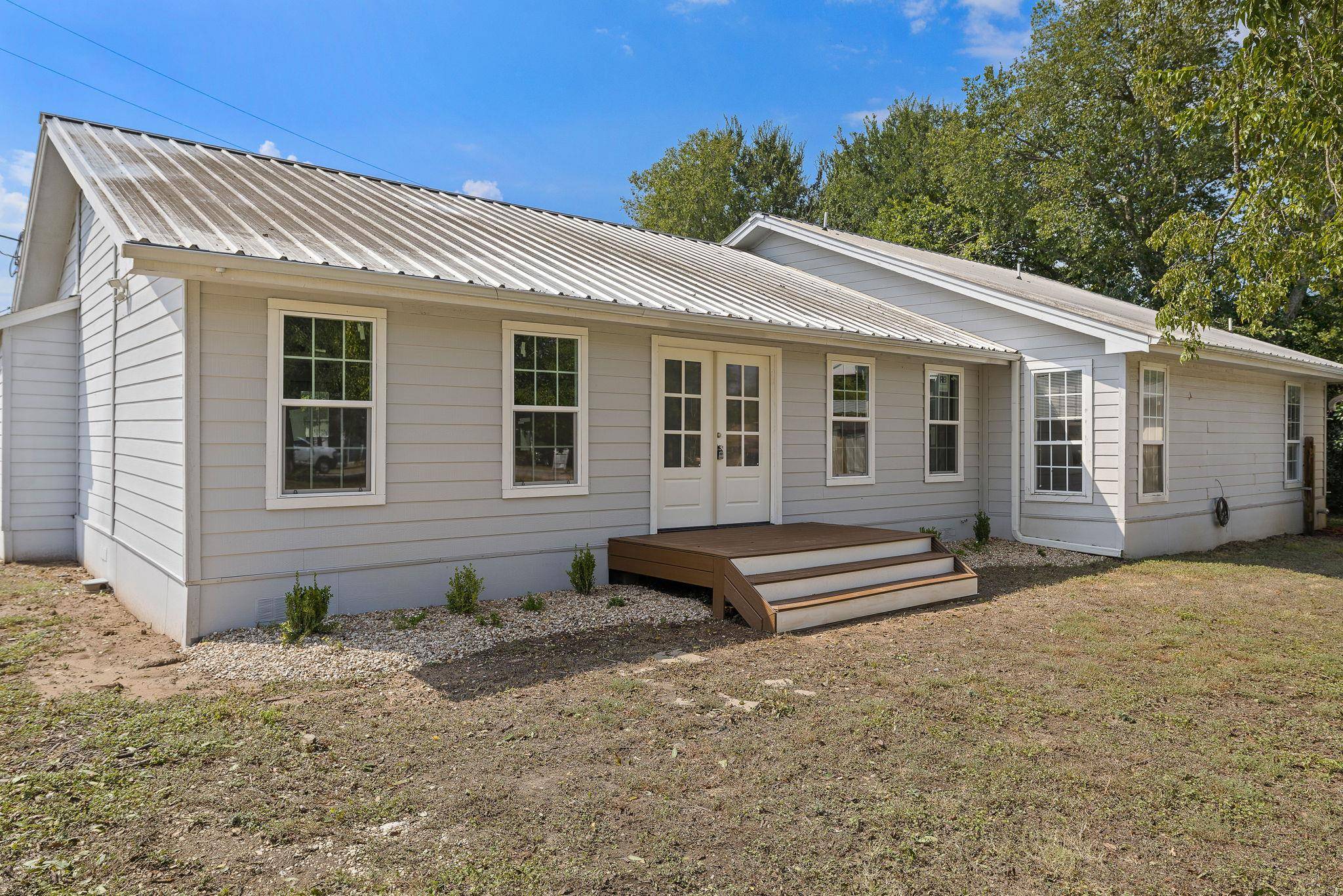 205 E Myrtle LN, Liberty Hill, TX 78642