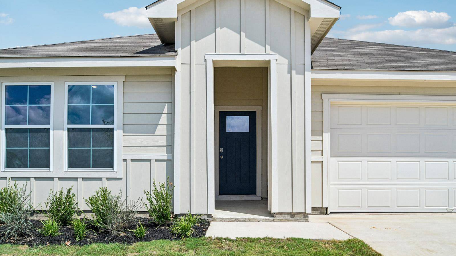212 Gilmer LN, Buda, TX 78610