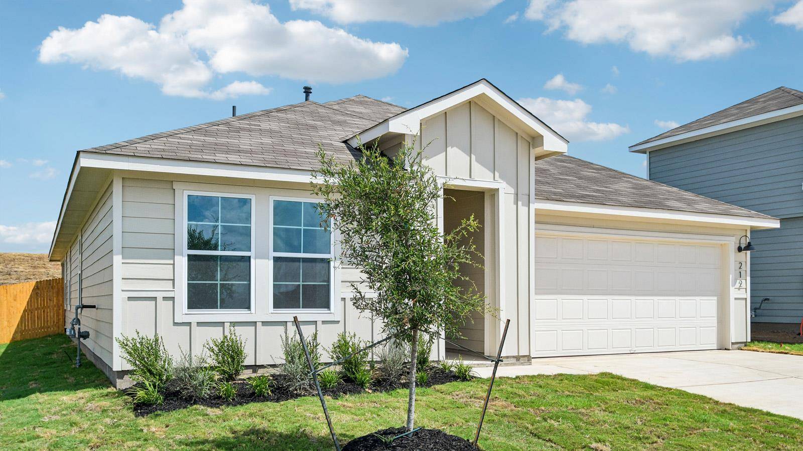 212 Gilmer LN, Buda, TX 78610