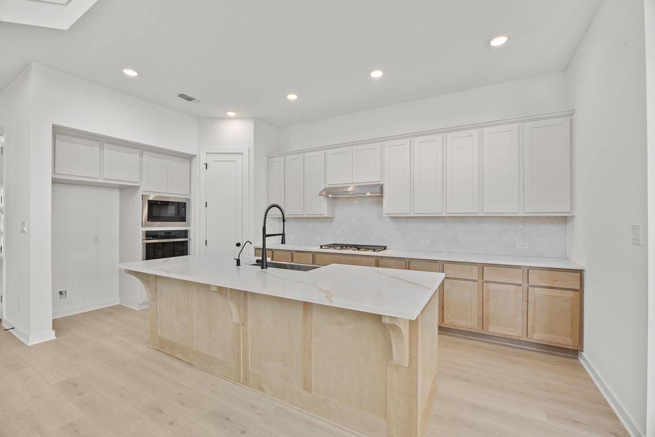 1216 Wolf Canyon RD, Georgetown, TX 78628