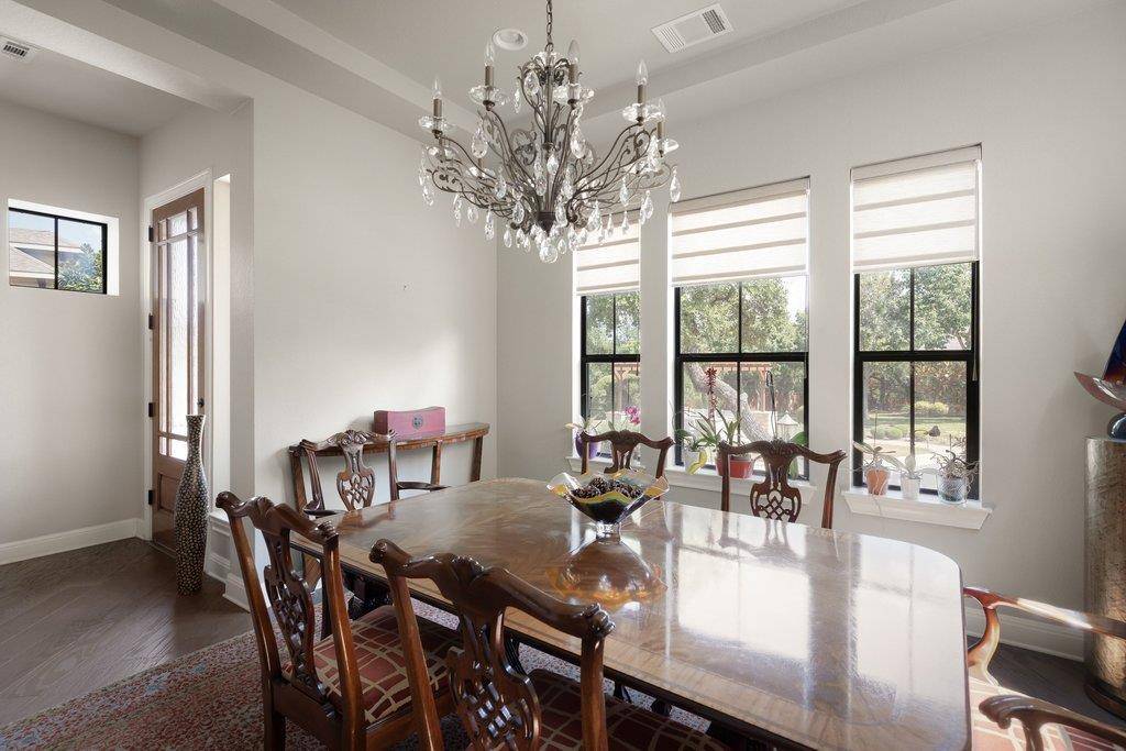 2 Prestonwood CV, Lakeway, TX 78734