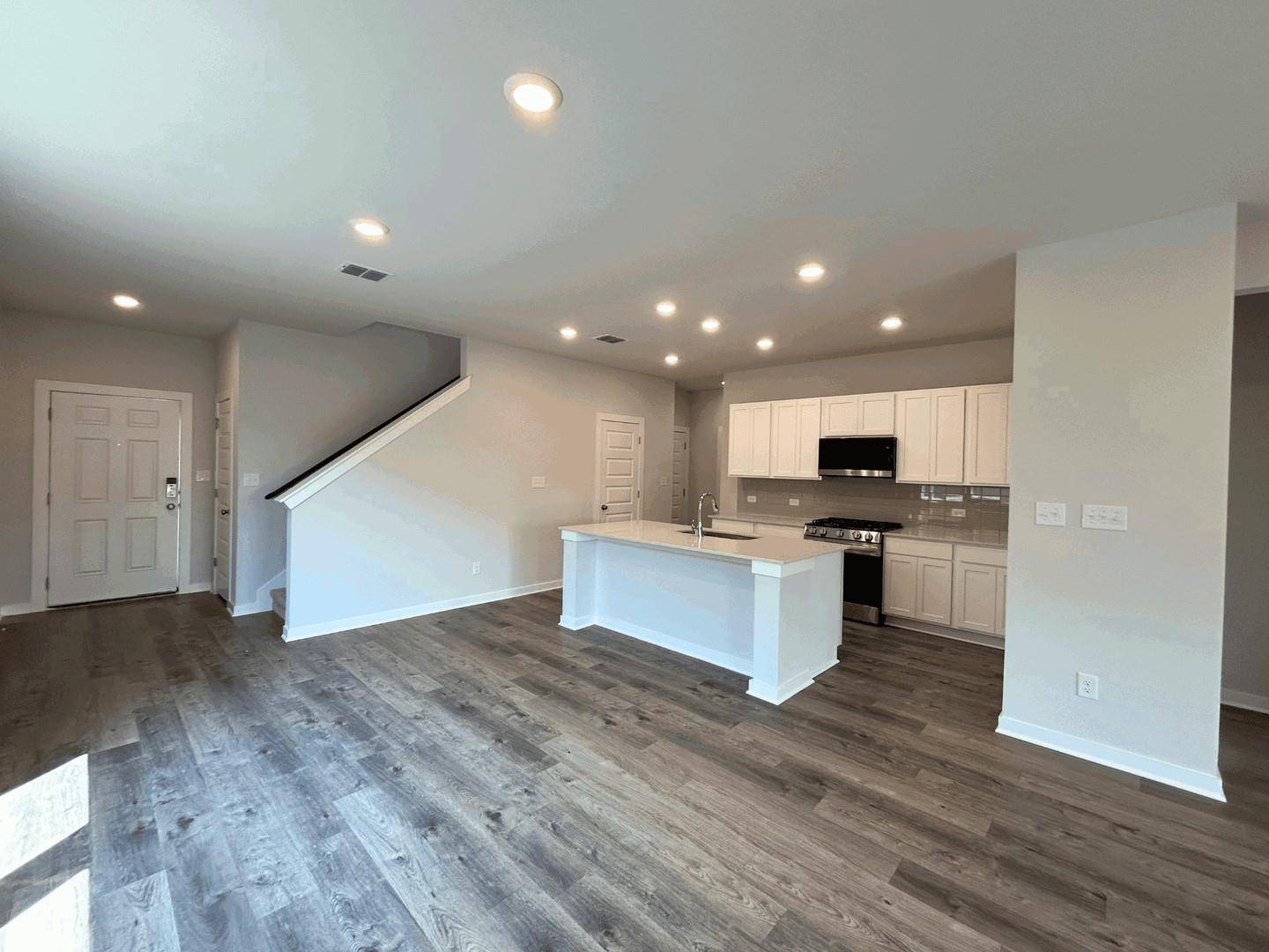 149 Hornet ST, Elgin, TX 78621