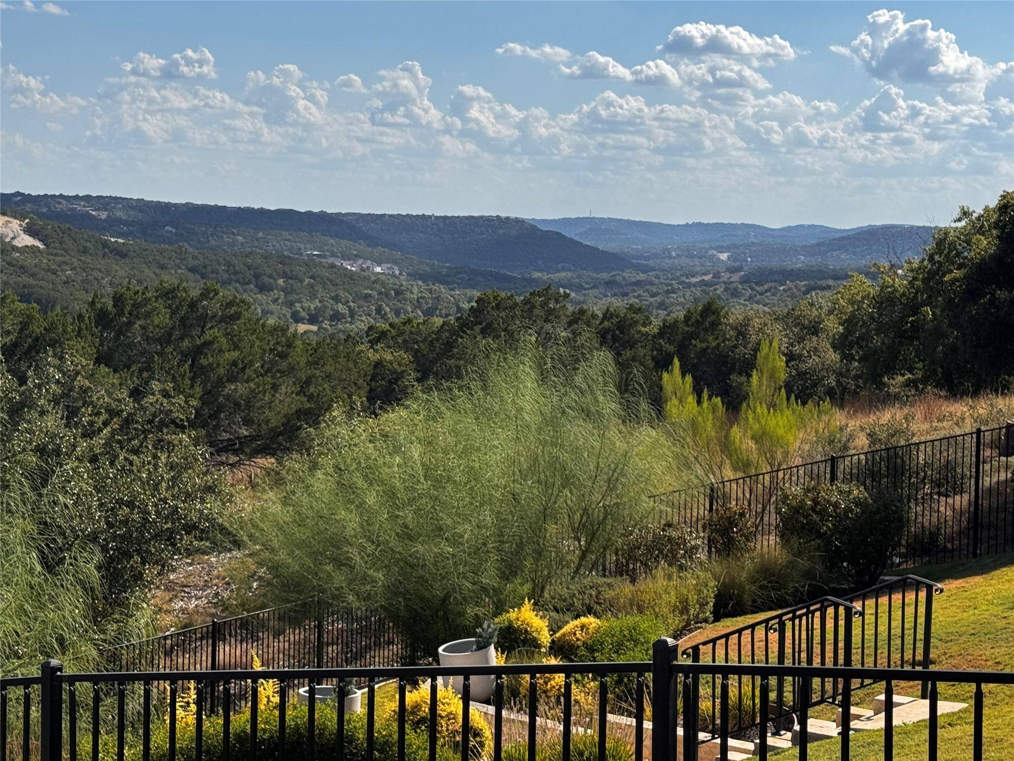 2536 Costa Del Sol DR, Leander, TX 78641