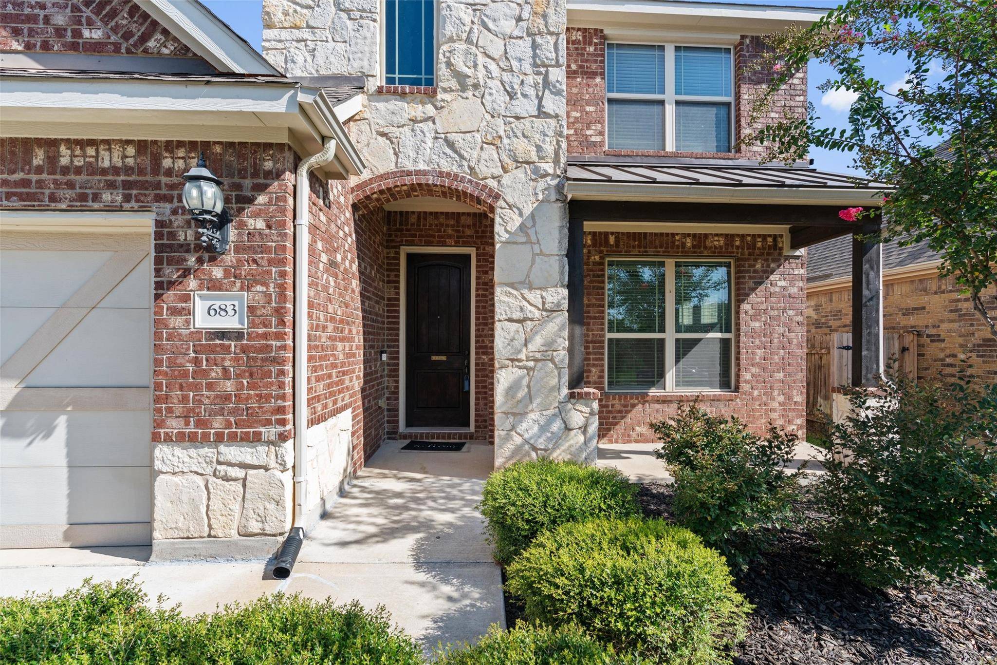 683 Oyster CRK, Buda, TX 78610