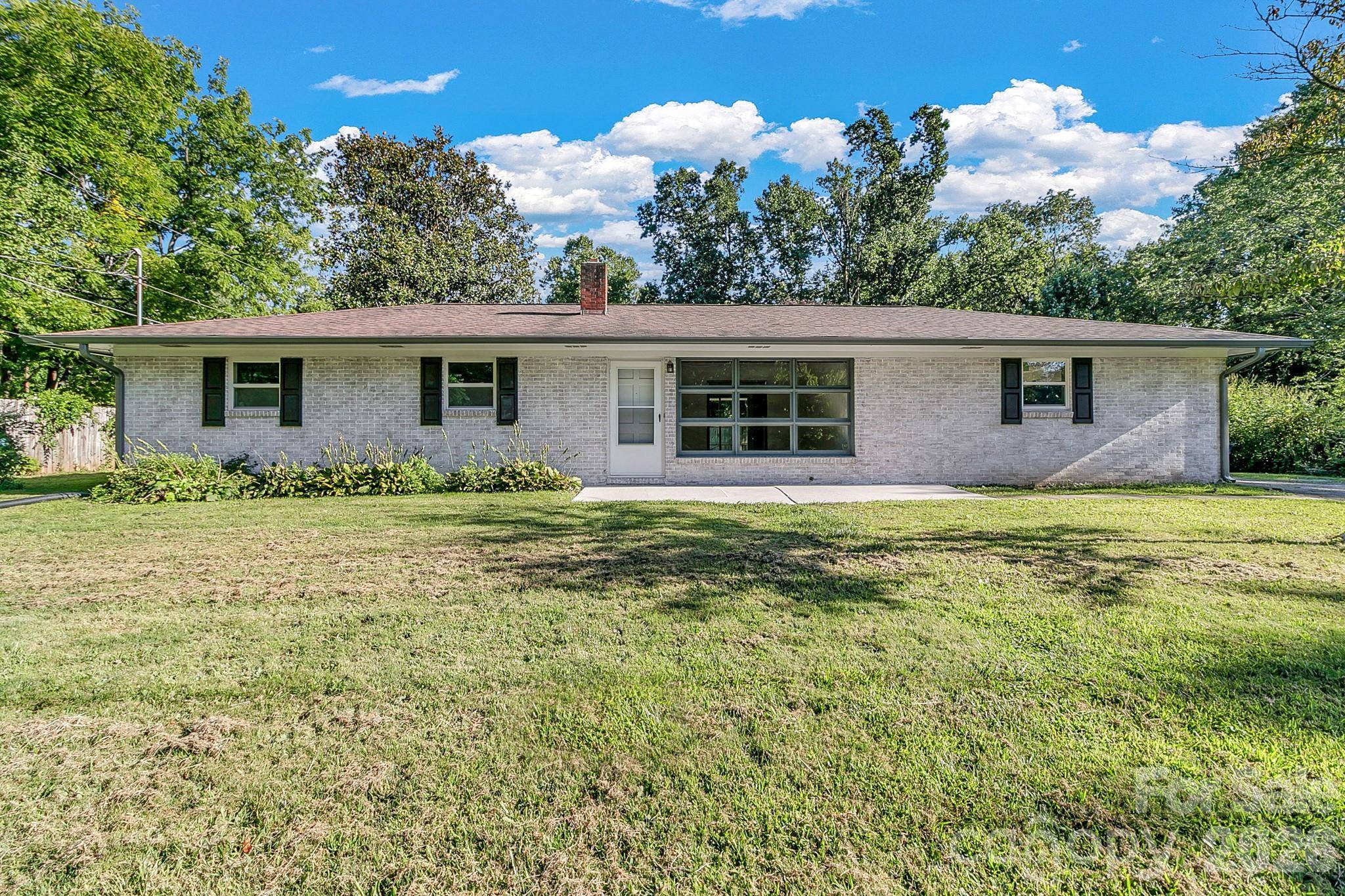 25 Hickory Tree RD, Asheville, NC 28805