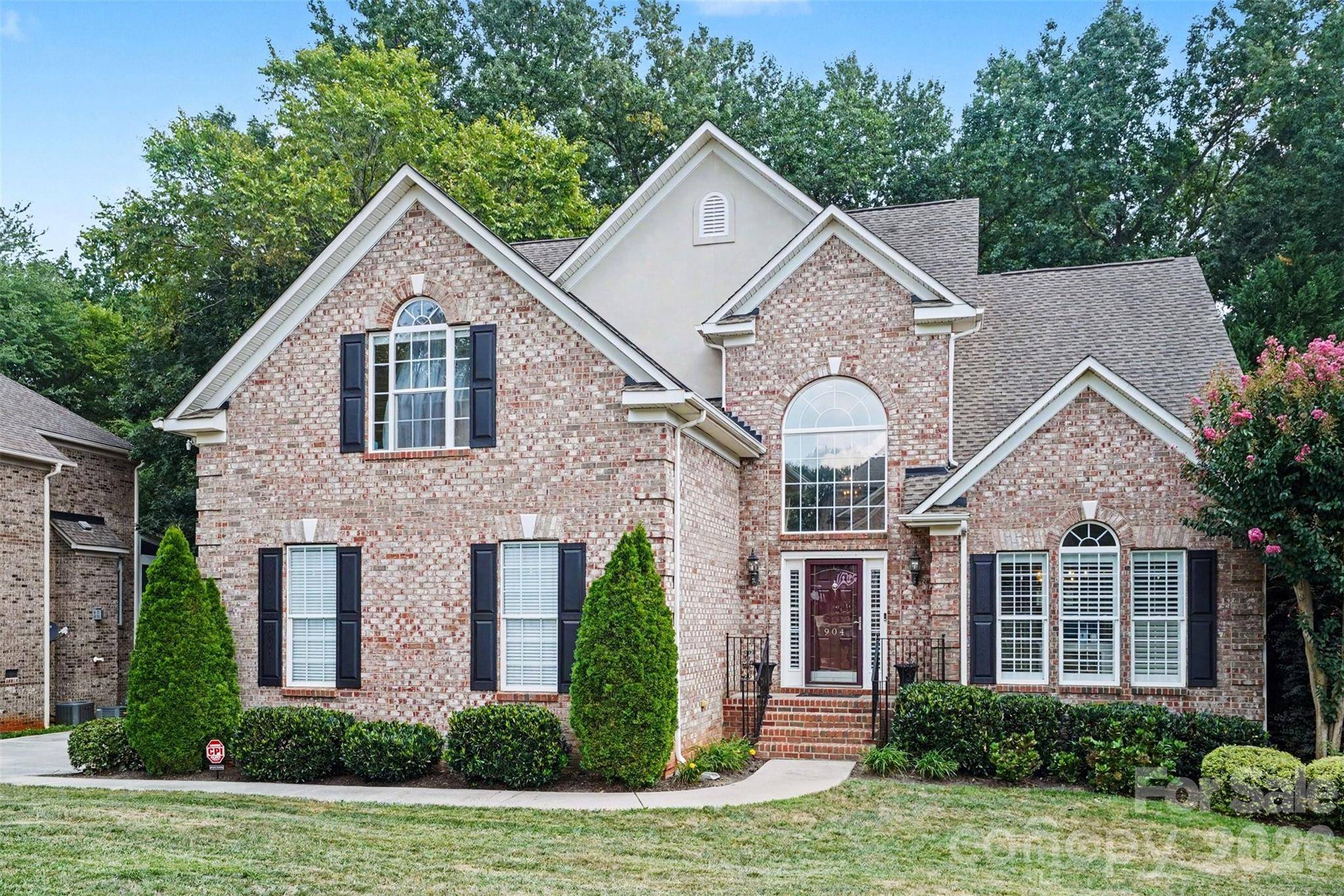 904 Carisbrooke LN, Waxhaw, NC 28173