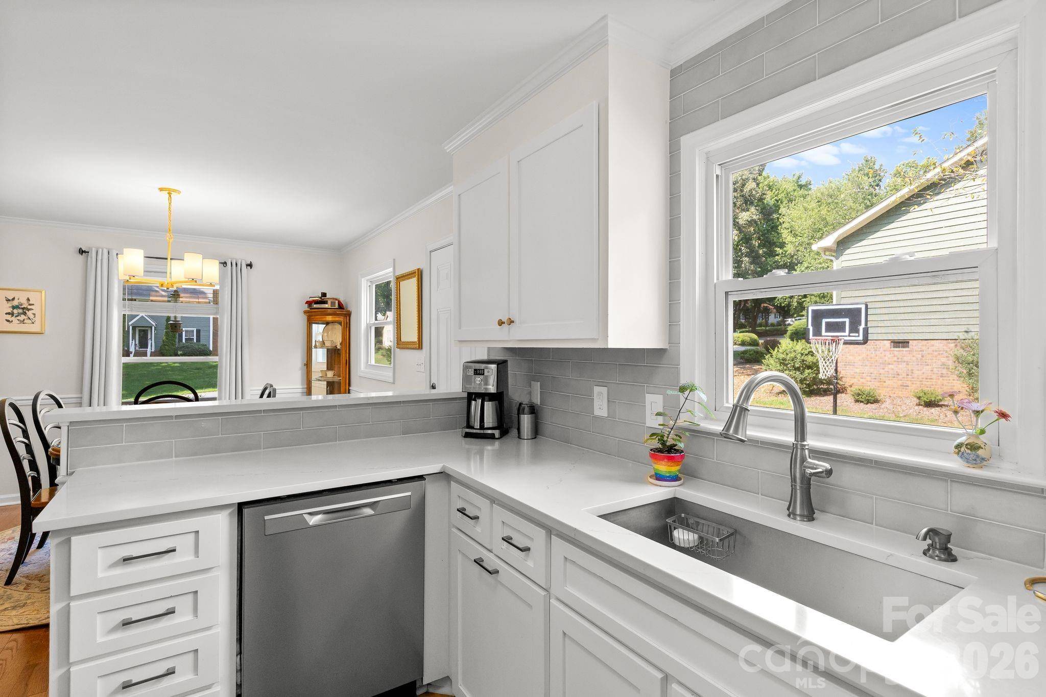 517 Forest LN, Belmont, NC 28012