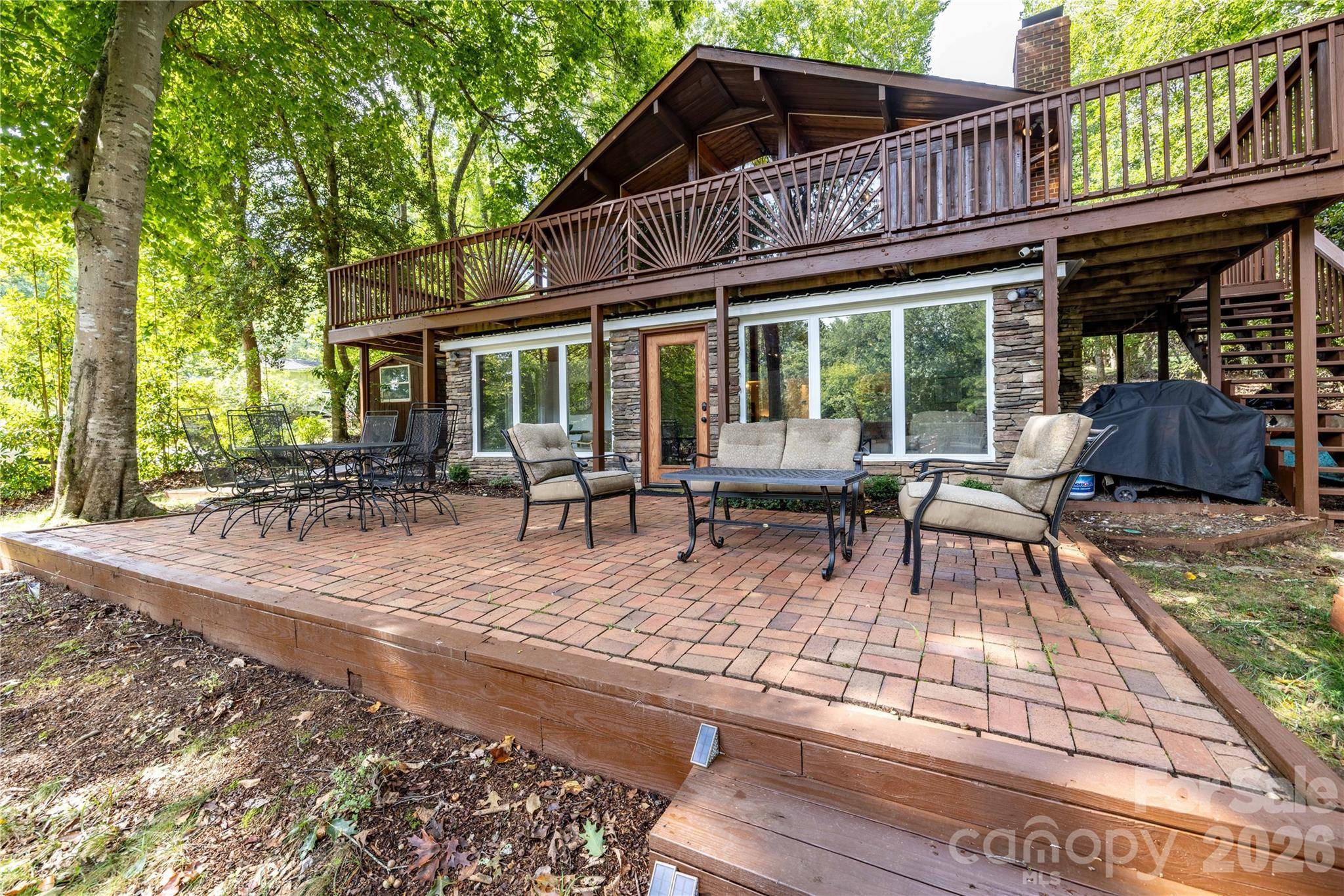 825 Emerald Shores RD, Mount Gilead, NC 27306