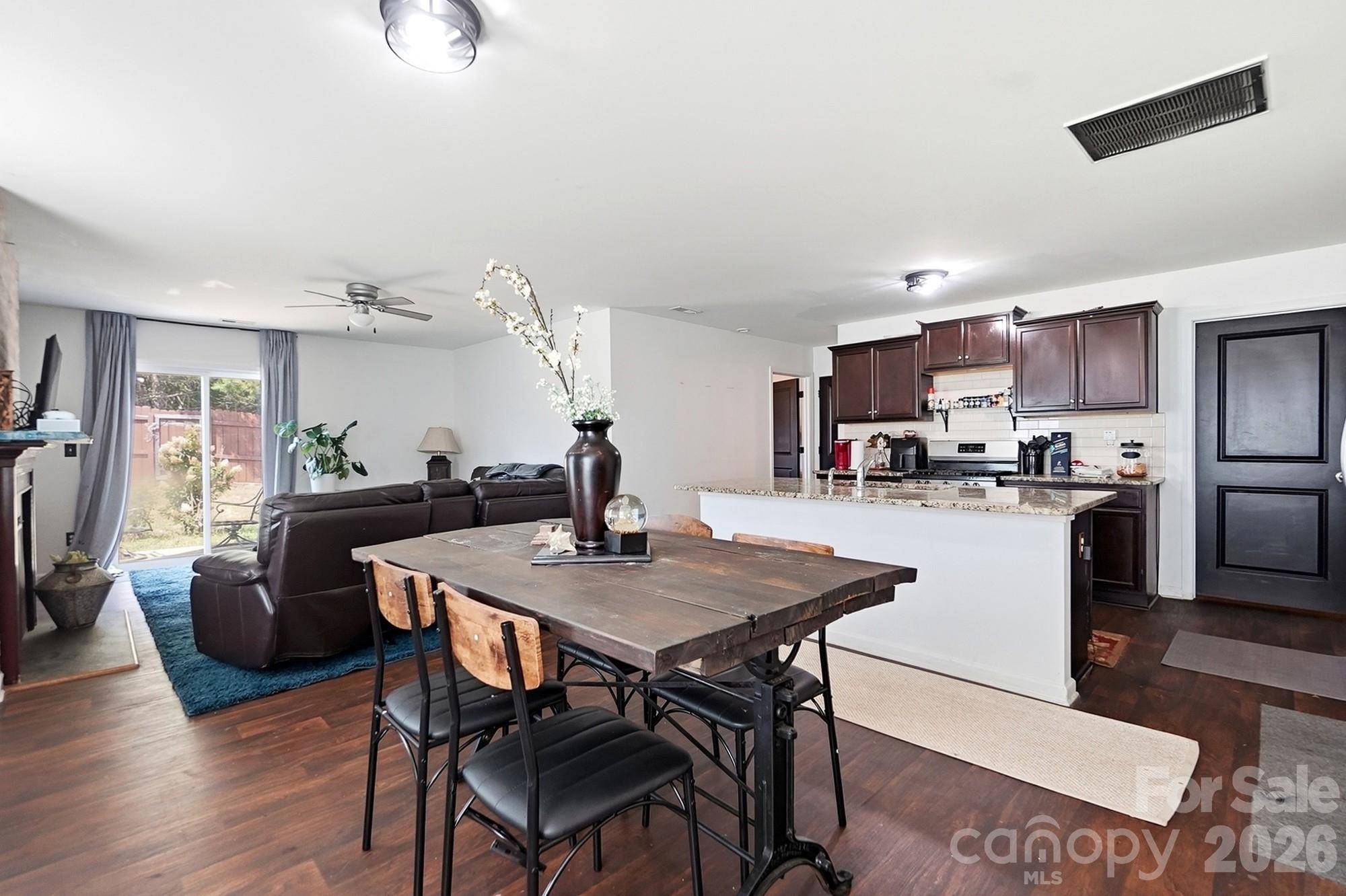 1718 Aldershot CT, Dallas, NC 28034