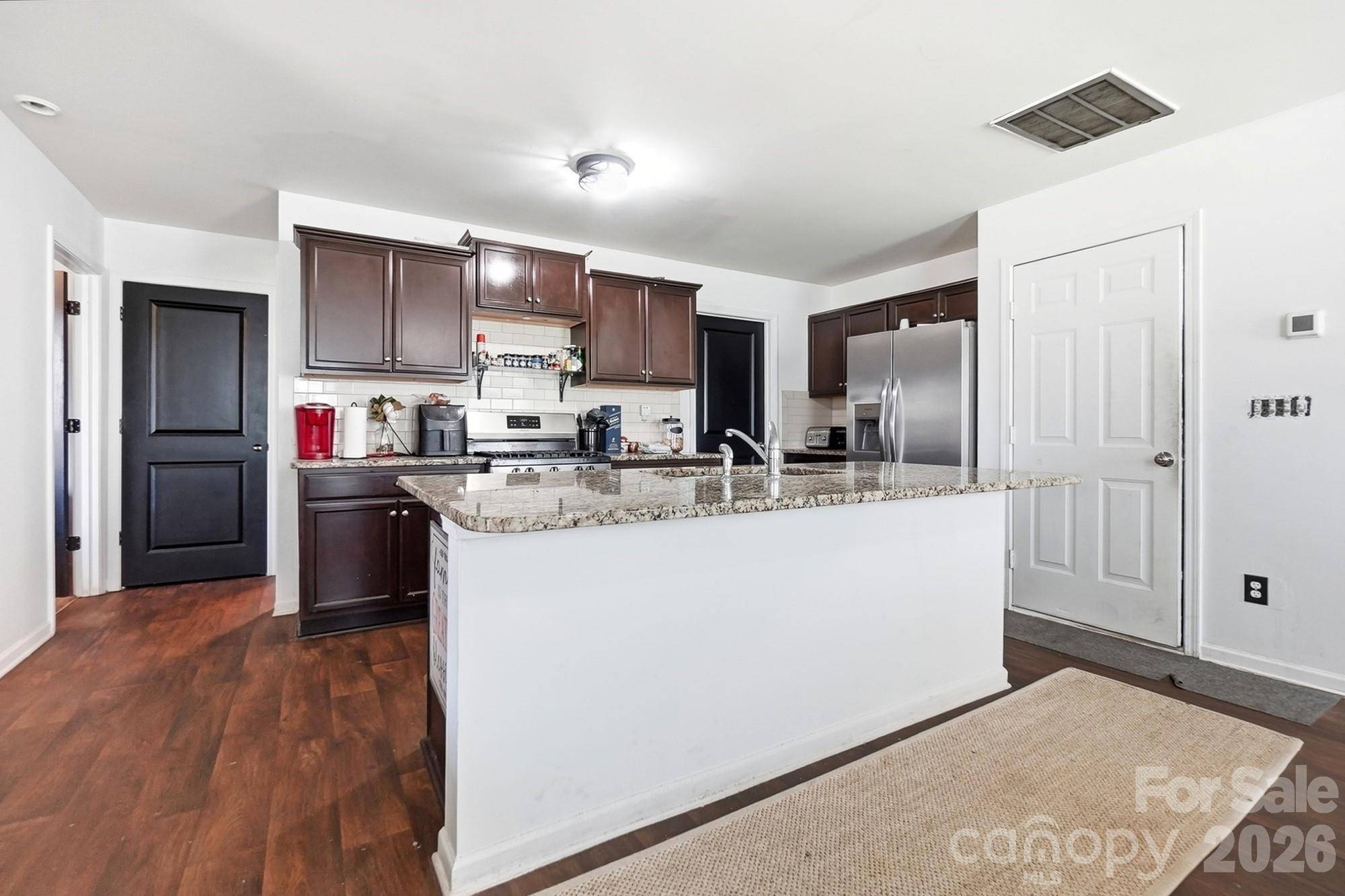1718 Aldershot CT, Dallas, NC 28034