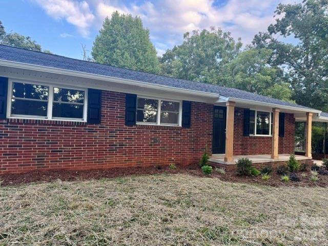 1911 Wall ST, Morganton, NC 28655