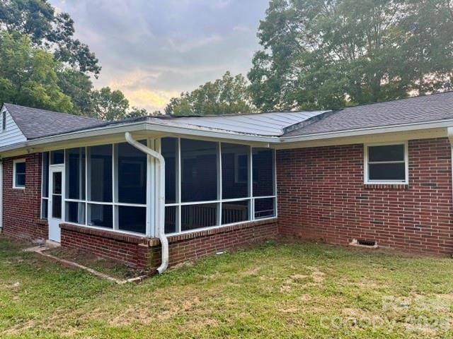 1911 Wall ST, Morganton, NC 28655